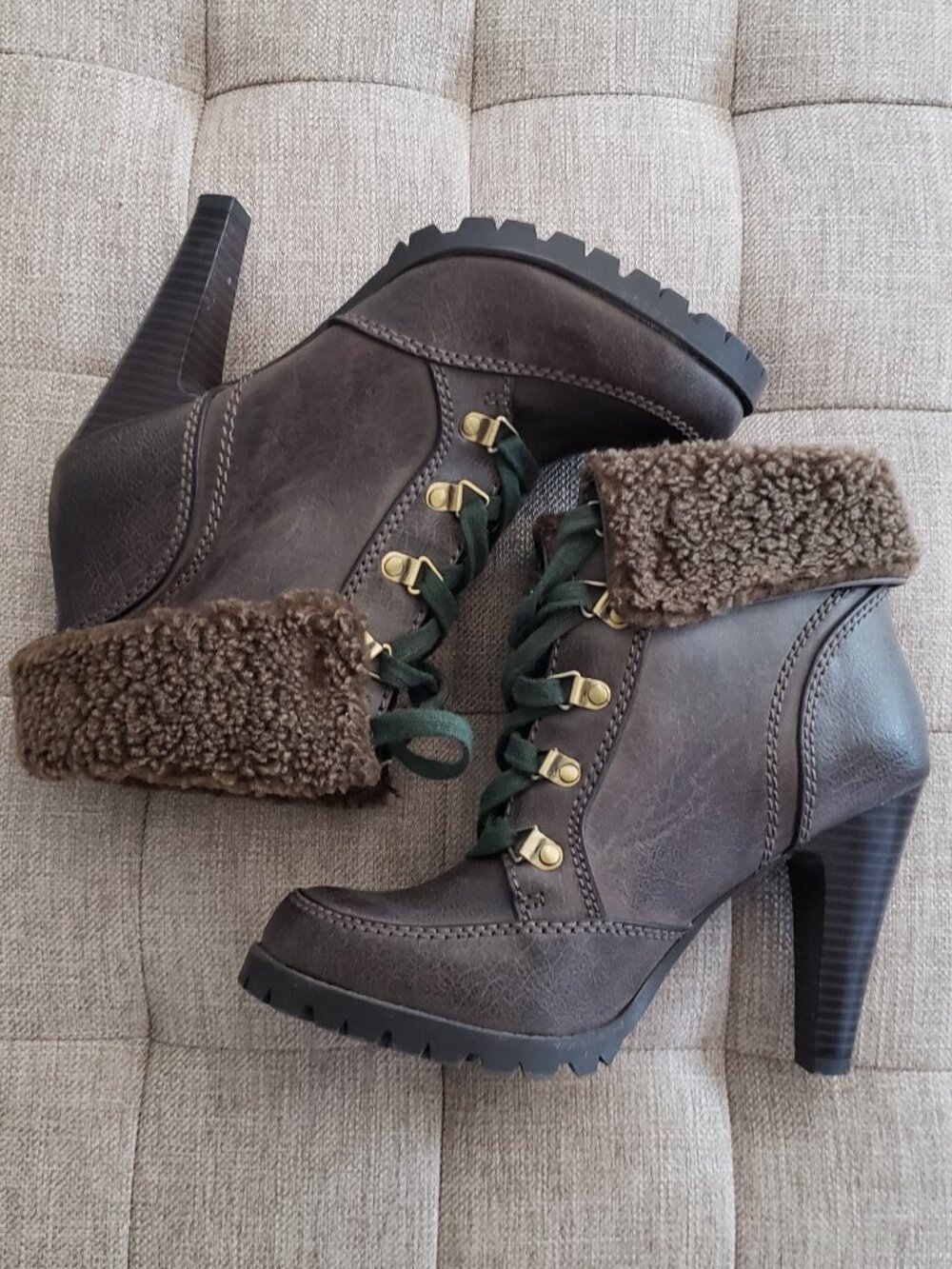 Boots - Roxy Faux Fur Cuff Lace Up Ankle Bootie - Brown - NEW - Size 6.5